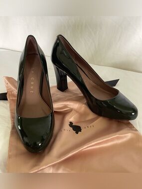 Lola Cruz Women's Dark Green Patent Block Heel Pumps
